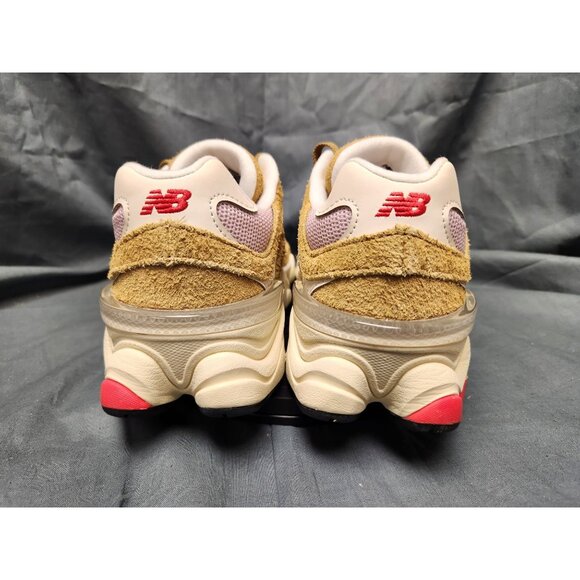 New Balance Girls 9060 Sneakers GC9060VD Beige Pink Size 5 NEW WITH BOX! - Picture 7 of 13